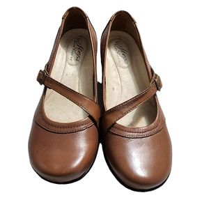 Hush Puppies Steps brown and black Mary Jane shoes with buckle US Womens 5.5